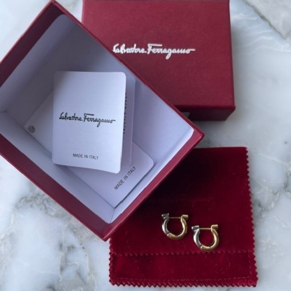 FERRAGAMO Gancini earrings - NIB /giftable !